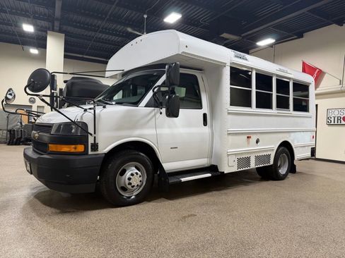 Used 2019 Chevrolet Express 3500 w/ School Bus Package image 24
