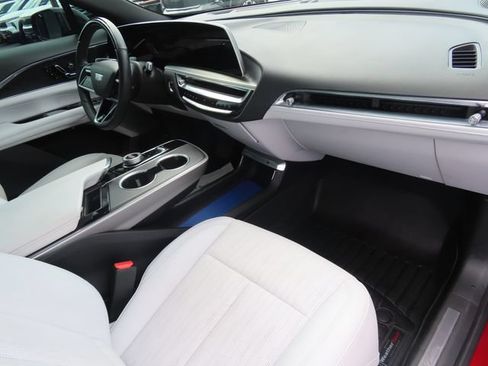 Certified 2024 Cadillac Lyriq Sport AWD/4WD image 44