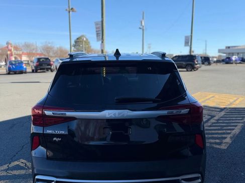 Used 2022 Kia Seltos EX image 5