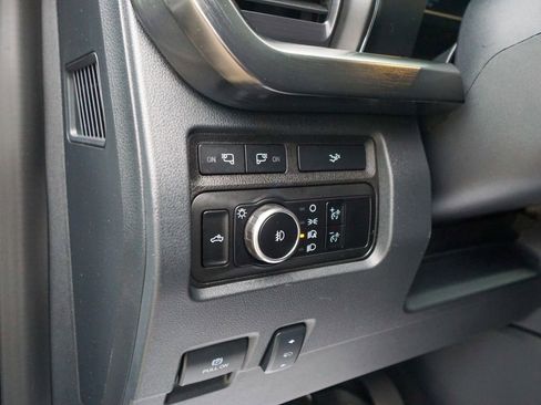 Used 2023 Ford F250 Lariat w/ Black Appearance Package image 24