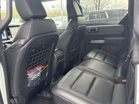 Used 2023 Ford Bronco Badlands w/ Sasquatch Package AWD/4WD image 10