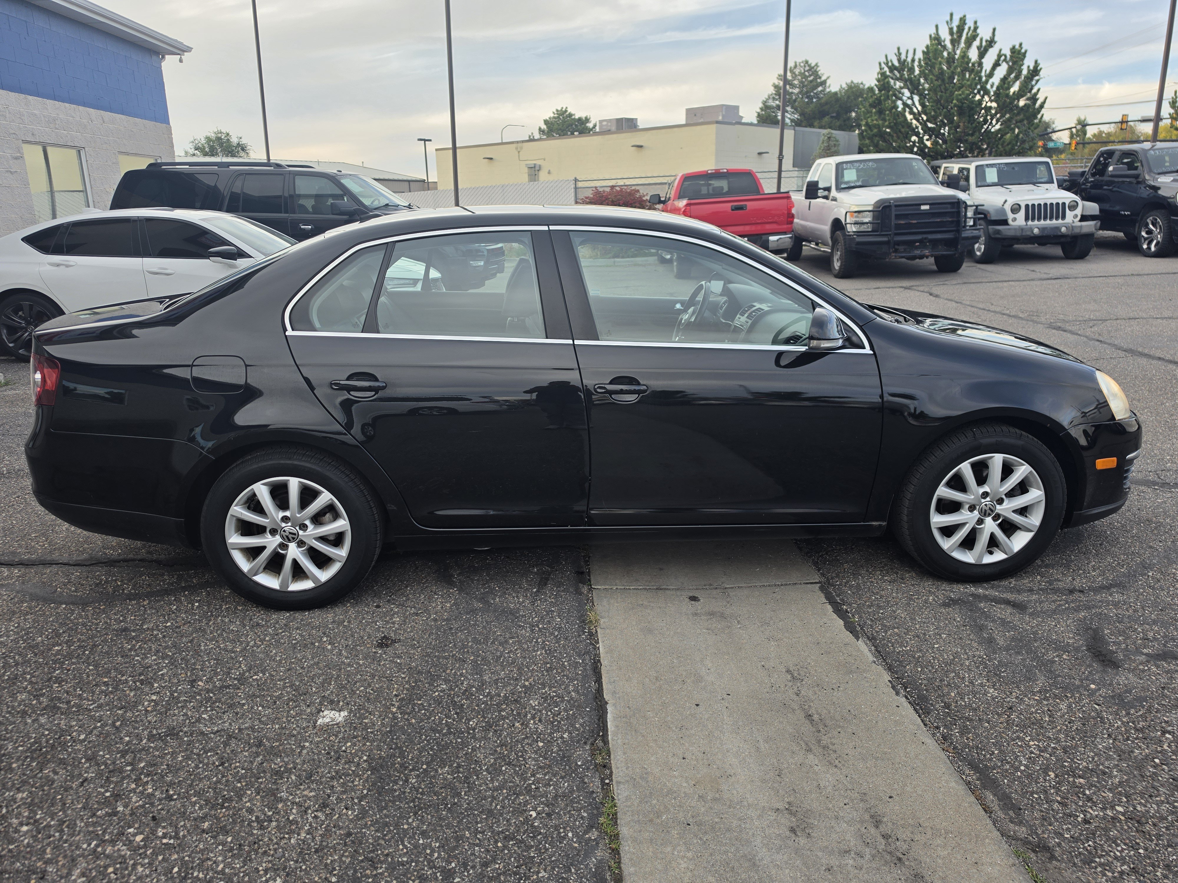 Used 2010 Volkswagen Jetta SE FWD image 8