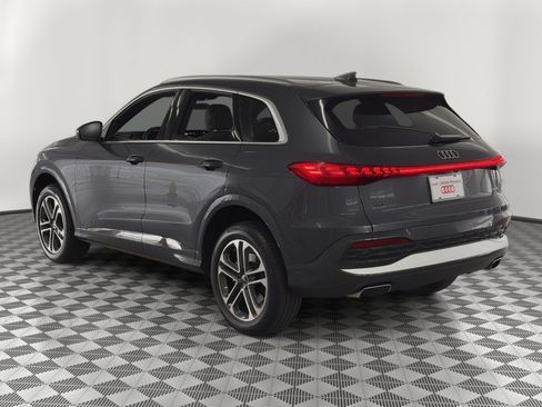 Used 2025 Audi Q5 Premium w/ 19" Wheel Package AWD/4WD image 3