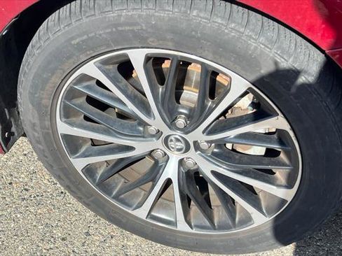 Certified 2018 Toyota Camry SE w/ Moonroof Package image 10