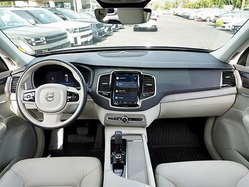Used 2025 Volvo XC90 B6 Plus w/ Protection Package Premier AWD/4WD image 20