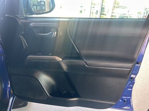 Used 2022 Toyota Tacoma TRD Off-Road w/ Technology Package image 25