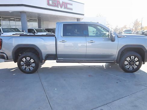 Used 2025 GMC Sierra 3500 Denali w/ Denali Reserve Package image 7