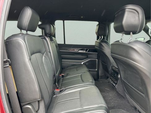 Used 2022 Jeep Wagoneer Series II image 11