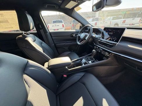 New 2026 Jeep Compass Latitude image 28