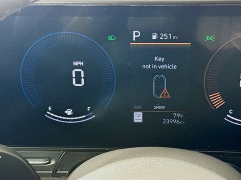 Used 2024 Hyundai Kona SEL AWD/4WD image 20