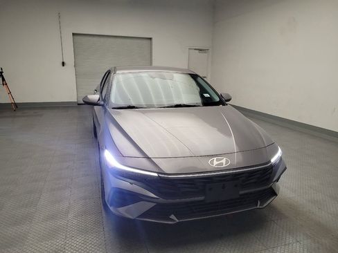 Used 2024 Hyundai Elantra SEL FWD image 14