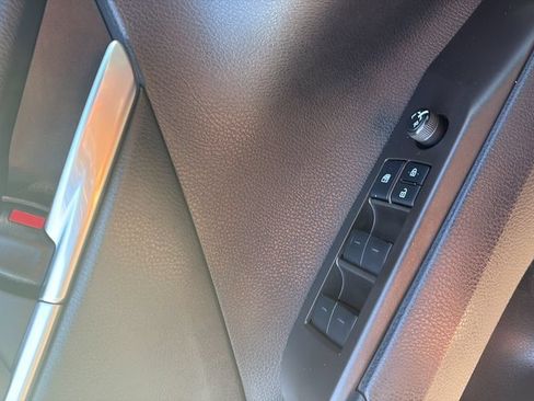 Used 2021 Toyota Camry SE FWD image 19