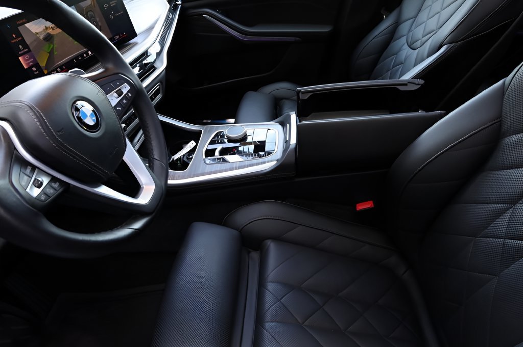 Used 2024 BMW X5 xDrive40i w/ Parking Assistance Package AWD/4WD image 33