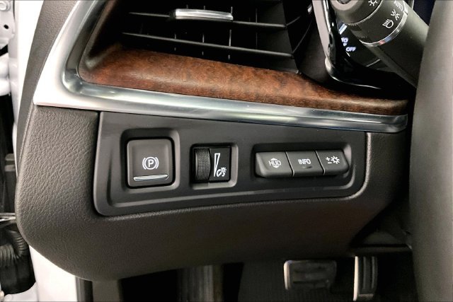 Used 2025 Cadillac XT5 Sportv w/ Technology Package AWD/4WD image 39