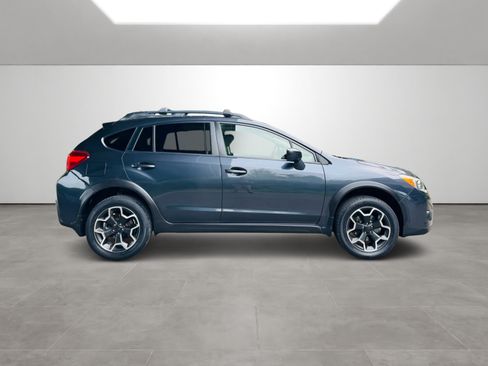 Used 2015 Subaru Crosstrek 2.0i Premium w/ Moonroof Package AWD/4WD image 2
