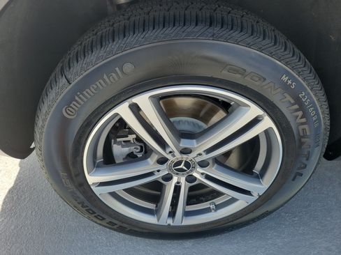 Used 2020 Mercedes-Benz GLC 300 image 7