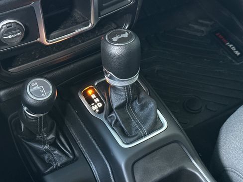 Used 2024 Jeep Wrangler Sport image 19