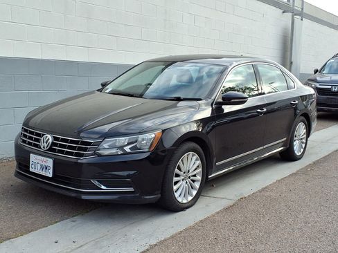 Used 2017 Volkswagen Passat 1.8T SE FWD image 1