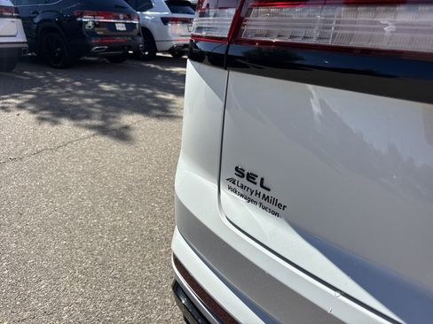 New 2026 Volkswagen Atlas Cross Sport SEL R-Line image 6