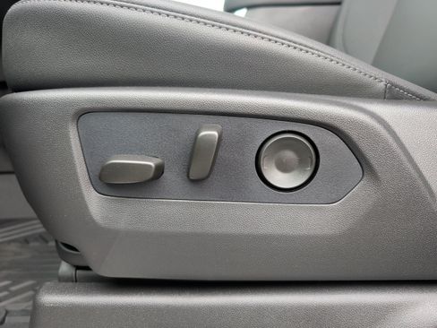 New 2026 Chevrolet Silverado 1500 LT w/ Z71 Off-Road Package image 11