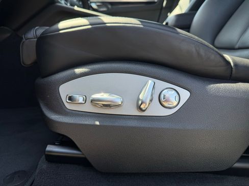 Used 2026 Porsche Macan AWD/4WD image 27