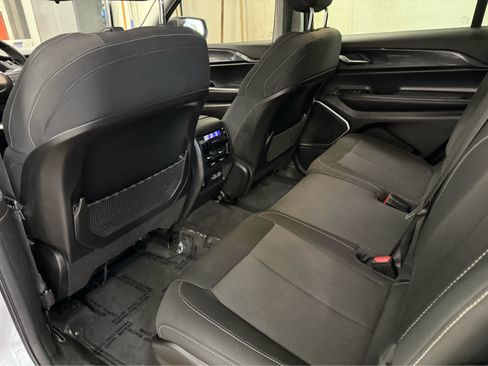 Used 2022 Jeep Grand Cherokee L Laredo w/ Luxury Tech Group I AWD/4WD image 26
