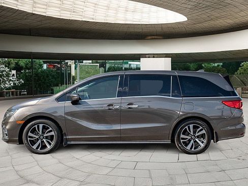 Used 2020 Honda Odyssey Elite image 4