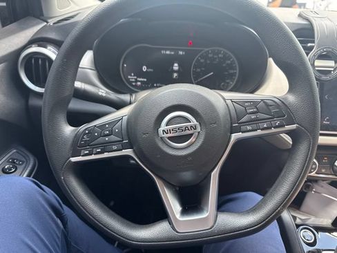 Used 2022 Nissan Versa SV FWD image 23