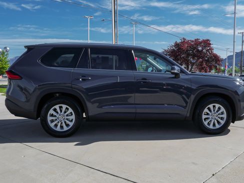 Certified 2024 Toyota Grand Highlander AWD Hybrid image 9