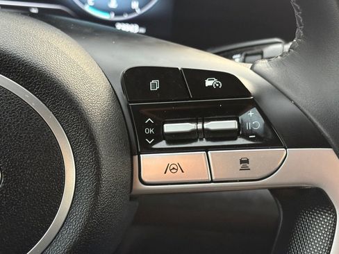 Used 2025 Hyundai Elantra Limited FWD image 19