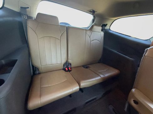 Used 2016 Buick Enclave Leather image 18