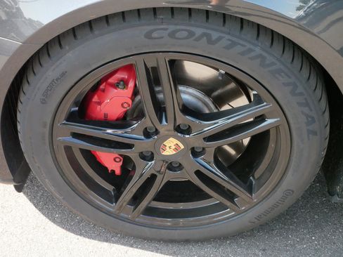 Used 2018 Porsche Panamera 4 image 15