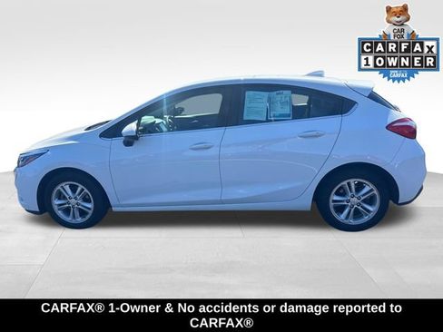 Used 2017 Chevrolet Cruze LT w/ Convenience Package FWD image 2