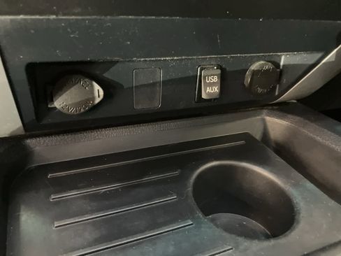 Used 2016 Toyota Tundra SR5 image 17