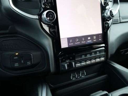 New 2026 RAM 2500 Big Horn AWD/4WD image 14