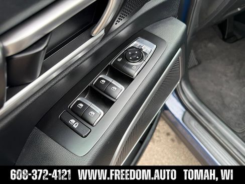 Used 2025 Kia Telluride S AWD/4WD image 11