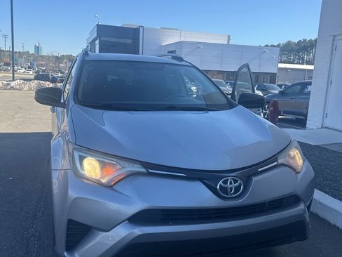 Used 2016 Toyota RAV4 LE image 19