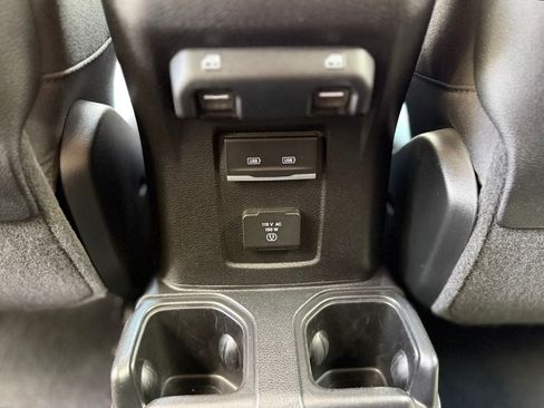 Used 2021 Jeep Wrangler Unlimited Rubicon AWD/4WD image 25