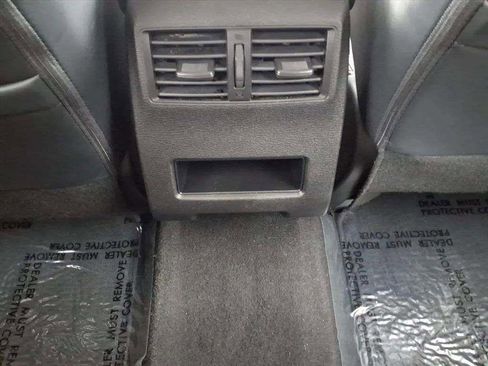 Used 2024 Mitsubishi Outlander SE image 13