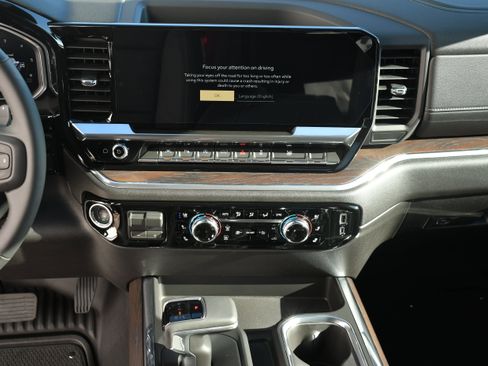 New 2026 GMC Sierra 1500 SLT w/ SLT Premium Plus Package image 25