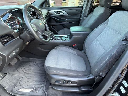 Used 2023 Chevrolet Traverse LT FWD image 16