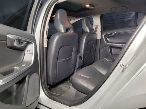 Used 2016 Volvo S60 T5 Premier image 42
