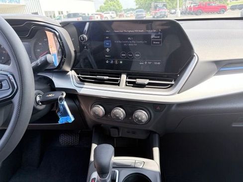 New 2026 Chevrolet Trax LS w/ LS Convenience Package FWD image 12