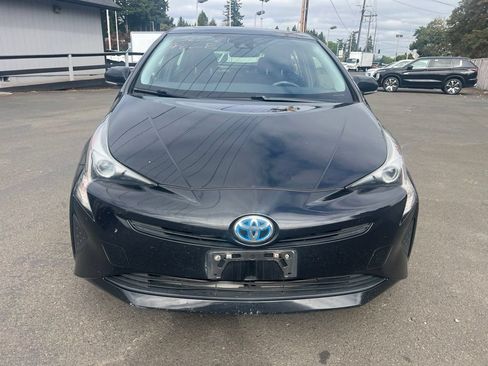 Used 2016 Toyota Prius Three w/ Advanced Technology Package FWD image 3