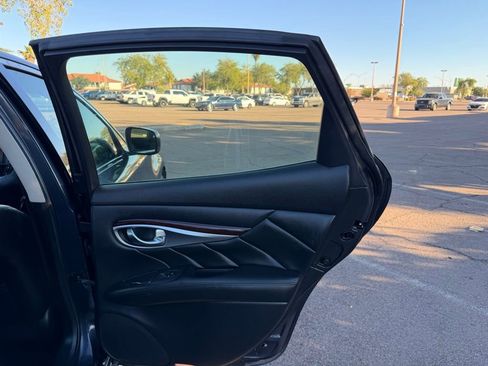 Used 2011 INFINITI M37 w/ Premium Pkg image 13