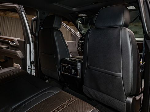 Used 2025 Chevrolet Silverado 2500 High Country w/ Technology Package image 27