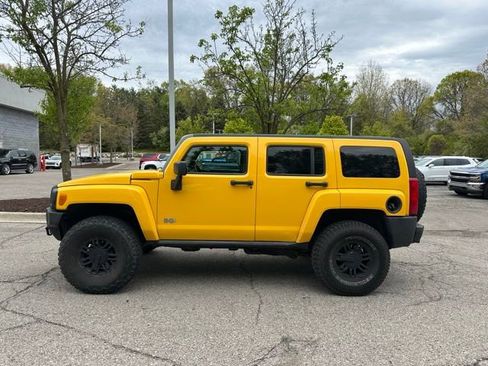 Used 2007 HUMMER H3 AWD/4WD image 2
