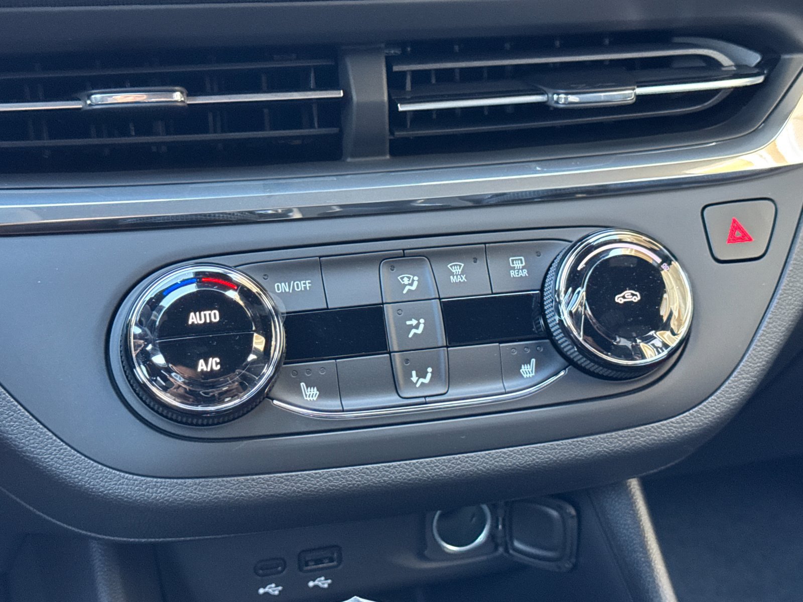 New 2026 Buick Envista Sport Touring w/ Convenience I Package FWD image 19