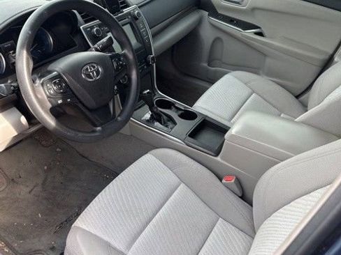 Certified 2016 Toyota Camry LE image 2
