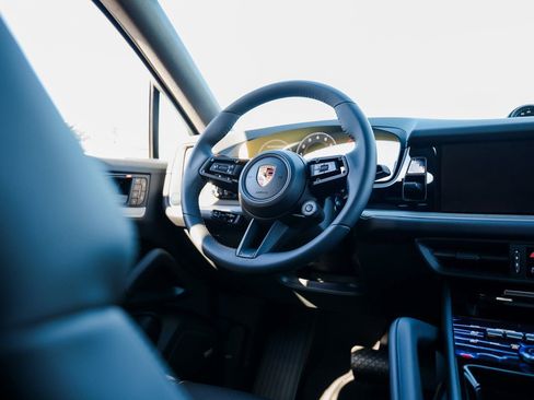New 2026 Porsche Cayenne E-Hybrid Coupe AWD/4WD image 24
